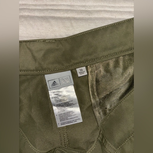 Nwt Men Adidas Woven Cargo Shorts Size 36” - Picture 4 of 5